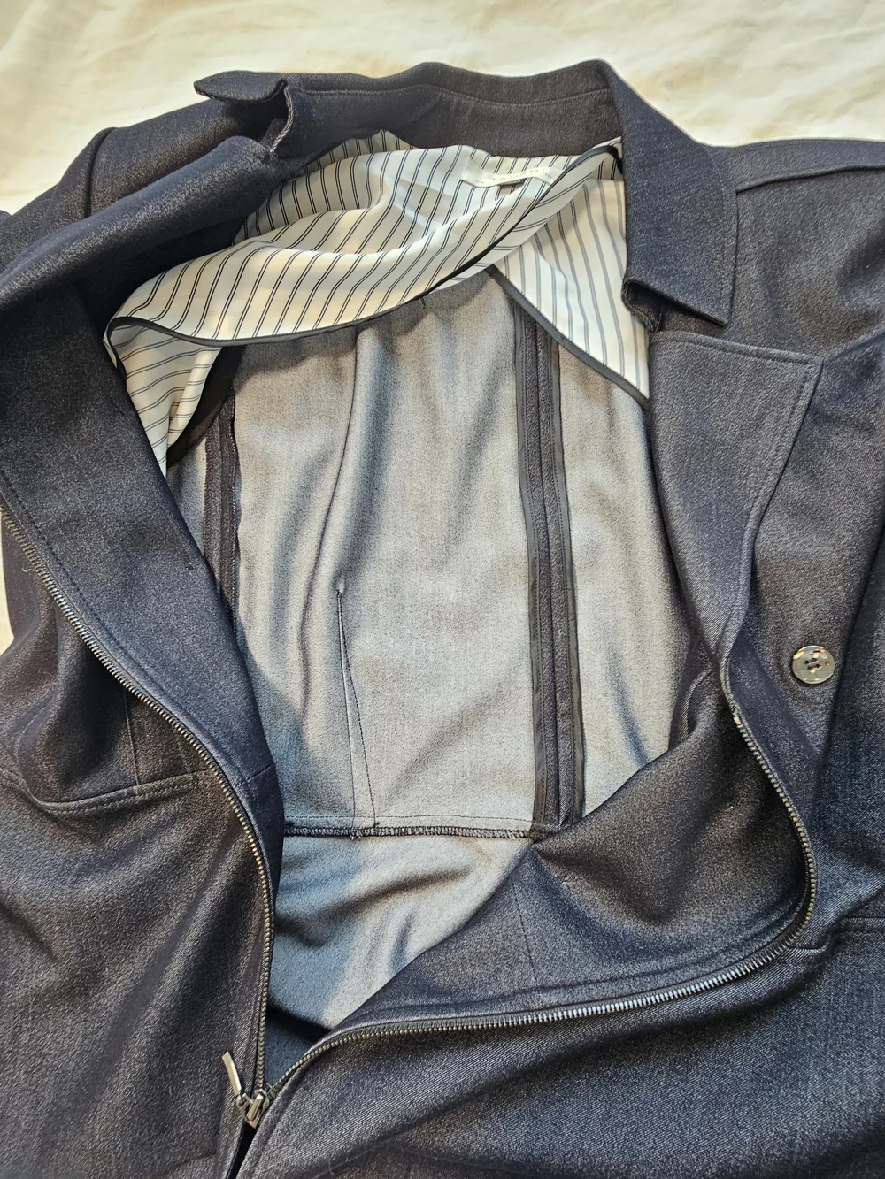 Tahari Denim Style Jip Up Blazer Size 18